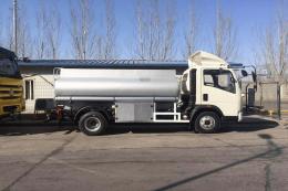 Sinotruk Howo 10CBM Fuel Tanker Light Truck | 微信图片_2019031815261315