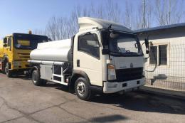 Sinotruk Howo 10CBM Fuel Tanker Light Truck | 微信图片_2019031815261316