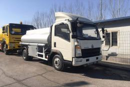 SINOTRUK HOWO 10CBM FUEL TANKER LIGHT TRUCK | 微信图片_2019031815261316