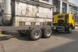 SINOTRUK HOWO 6x4 CARGO TRUCK | 载货车地盘 黄色 (4)