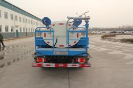 Light Duty Water Tanker Truck | sinotruk howo Light-Duty-Water-Tanker-Truck4